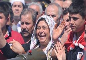 TÜRKİYE BU ŞEHİT ANNESİNİ KONUŞUYOR!