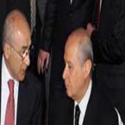 SİYASİ KULİSLERİ HAREKETLENDİREN FOTOĞRAF!