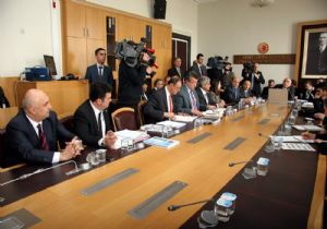 PİNOKYO BENZETMESİ, AKP LİLERİ KIZDIRDI