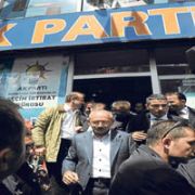 KILIÇDAROĞLU, SİYASETTE, NADİR OLAN  BİR ŞEYİ YAPTI!