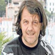 KUSTURİCA KÜSTÜ, ÜLKESİNE GERİ DÖNDÜ!