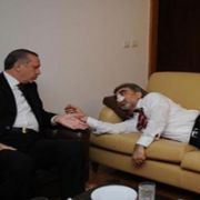 BAŞBAKAN A YUMRUĞU BÖYLE ANLATTI!