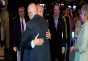 Kılıçdaroğlu,Berberoğlu ile Kucaklaştı