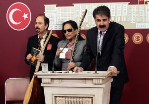MECLİS TE SAZLI SÖZLÜ AÇIKLAMA
