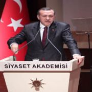 ERDOĞAN:  CUMHURBAŞKANLIĞINI ELİMİN TERSİYLE İTTİM 
