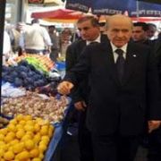 BAHÇELİ: ONUN ELİNDE SİHİRLİ DEYNEK VAR 