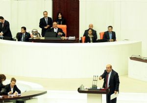 MECLİS TE TERÖRİST VE ŞEREFSİZ KAVGASI
