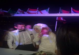TARAF YAZARI MEHMET  BARANSU EVLENDİ