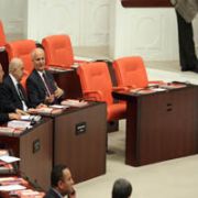 İŞTE MECLİS TE YENİ SANDALYE DAĞILIMI