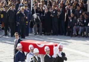 DEVLETİN ZİRVESİ CENAZEDE
