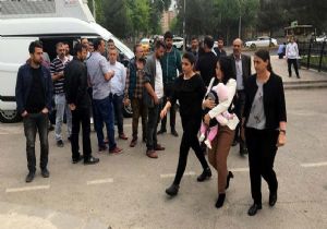 Ayşe Öğretmen Tahliye Edildi