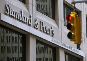 S&P, Türkiye ye Risk Uyarısı