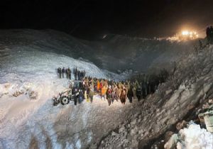Çığ Altında Kalan Münibüsten Acı Haber