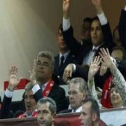CUMHURBAŞKANI GÜL HOP OTURUP, HOP KALKTI!