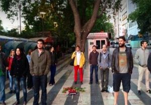 ŞİMİDİ DE  DURAN ADAM  EYLEMİ!