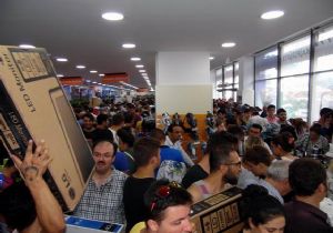 Teknoloji Markette indirim izdihamı