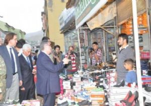 HAKKARİ DE BAKAN ŞAHİN E ÇİRKİN SALDIRI