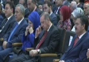 EMİNE HANIM AĞLADI!