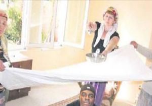 Emenike Kurşun Döktürdü!