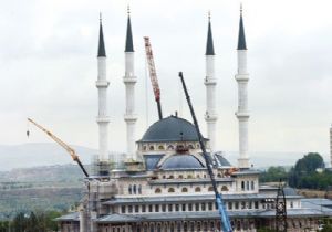 Sarayın İçindeki Cami Bugün Açılıyor