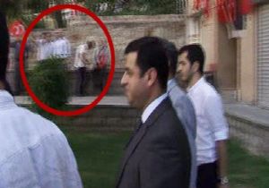 Selahattin Demirtaş a Bayraklı Protesto