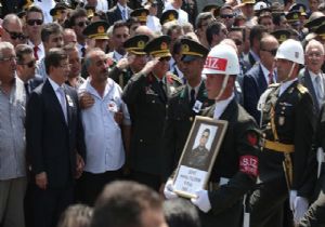 Şehidi Devletin Zirvesi Uğurladı