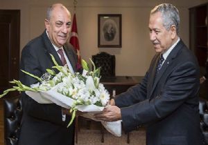 Arınç görevini Türkeş e Devretti