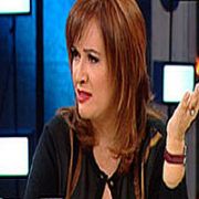MÜJDE AR, ÜZMEZ E VE KARISINA ATEŞ PÜSKÜRDÜ