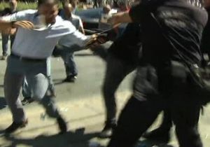 CNN Türk Muhabir ve Kameramanına Saldırı