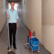 HİZMETLİ OLDUGU FAKÜLTENİN ÖĞRENCİSİ OLDU
