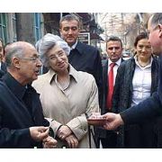 SEZER, HALKIN ARASINA İNDİ, VATANDAŞLA ÇAY İÇTİ