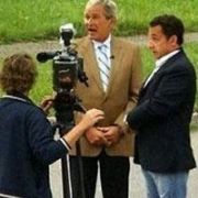 SARKOZY NİN KARİZMASININ ÇİZİLDİĞİ AN 