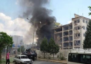 Midyat ta Gazetecilere Linç Girişimi