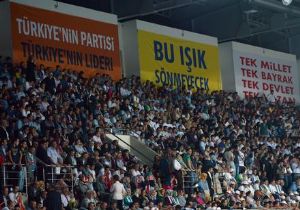 AKP Kongresi için Binlerce Kişi Arena da