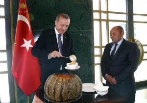 Muhtarlara Bal Kabağından Aşure İkramı!