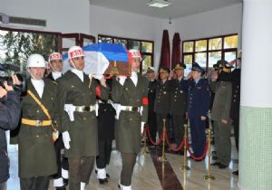 Rus Pilota Çelenkli Uğurlama