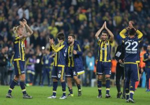Fener,Trabzonu Devirdi Zirveyi Kaptı 2-0