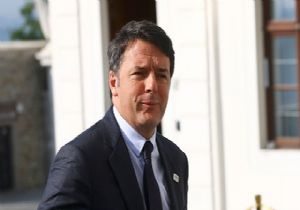 AB Liderler Zirvesinde Renzi Protestosu
