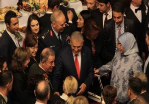  Kim Denerse Kafasına Tokmağı İndiririz 