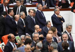 Mecliste Bahçeli ye Etten Duvar!