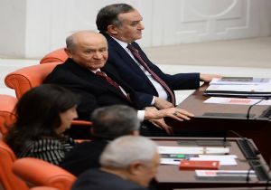 Bahçeli den Sırrı Süreyya Önder e Tebrik