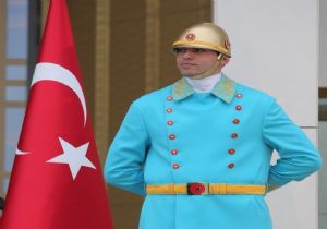Külliye deki Polislere Yeni Kıyafet