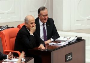 Isırık Tartışması Bahçeli yi Güldürdü