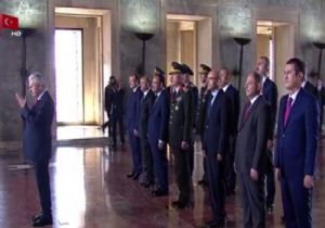 Önce Saygı Duruşu,Sonra Fatiha