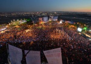 ERDOĞAN DAN ANKARA DA GÖVDE GÖSTERİSİ