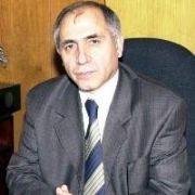 MÜDÜR, BAKANI MAĞLUP ETTİ