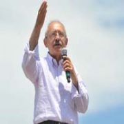 GANDİ TANKIN ÖNÜNE ÇIKACAK!
