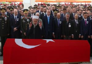 Şehit Yüzbaşı son yolculuğuna uğurlandı