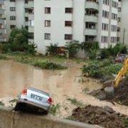 GİRESUN DA YAĞIŞ HAYATI FELÇ ETTİ 