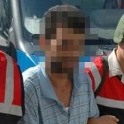 PEKMEZİ DÖKÜP, BAŞINI SATIRLA KESTİ